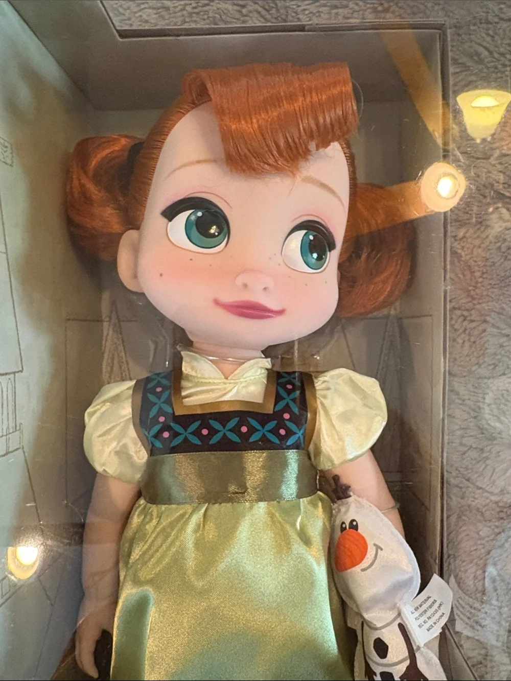 Disney Anna Animator Doll in Green and Brown with Olaf Accessory